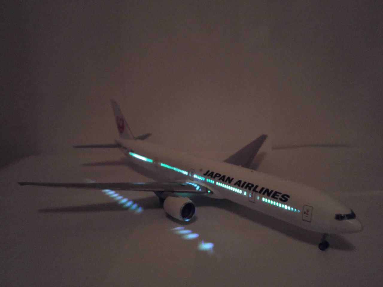 B777-300　JAL　旅客機プラモデル